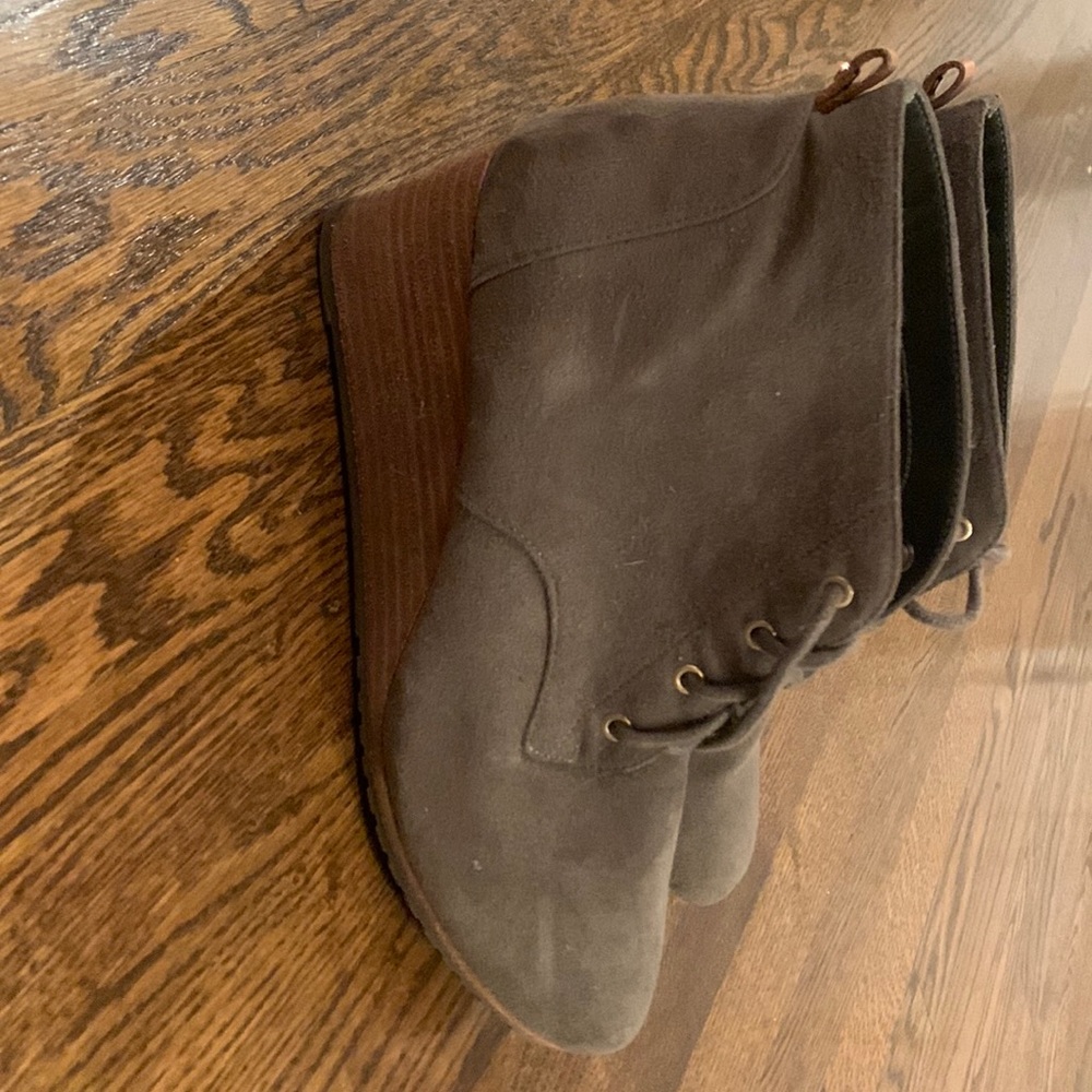 Dr Scholl size 10 wedge bootie